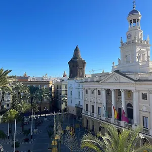 Apartamento The Traveller`s House Atico La Plaza Con Terraza Mirador, Cádiz